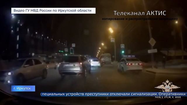 Полицейского прокатили на крыше