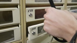 Как вскрыть замок от почтового ящика в подъезде если потерял ключ ?