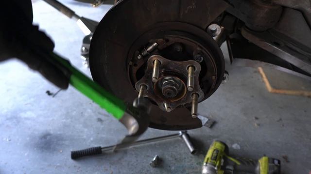 Installing extended wheel studs. It's EASY with the right tool! смотреть онлайн