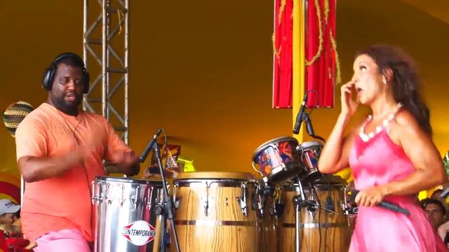 Ivete Sangalo Canta "Bota Pra Ferver" durante show em Olinda смотреть онлайн