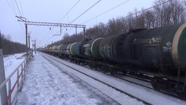 Грузовой поезд в 100 вагонов! (2) и приветливый машинист смотреть онлайн