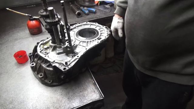 Рено Логан ремонт коробке передач Советую посмотреть .