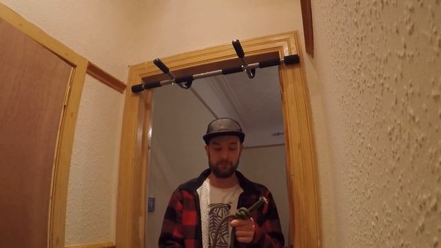 Installing a Hangboard/Fingerboard at home without drilling holes in the wall смотреть онлайн