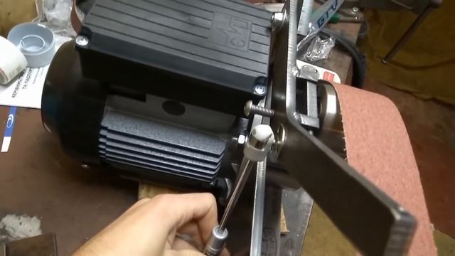 Самодельный ГРИНДЕР своими руками / DIY Belt Grinder 2x48" смотреть онлайн