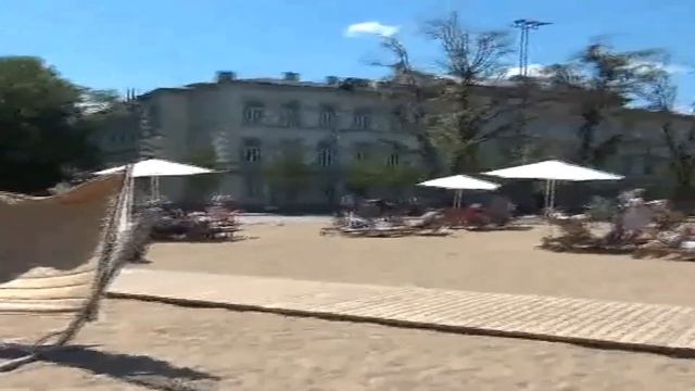 Пляж на площади Лукишкес (Вильнюс, Литва) смотреть онлайн