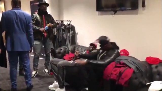 Boxing Community React To Dillian Whyte's Brutal Knockout of Dereck Chisora смотреть онлайн
