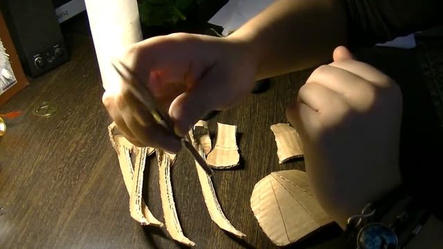 DIY Как сделать перчатку Фредди Крюгера из картона!Своими руками! смотреть онлайн