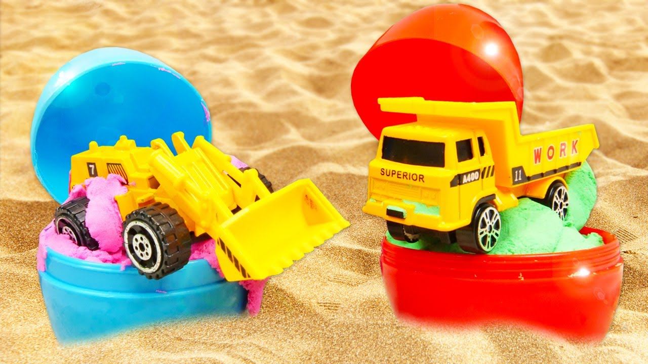 Весёлые игры с песком – Распаковываем Яйца Сюрпризы и учим Цвета! - Машинки видео шоу Моя Песочница смотреть онлайн