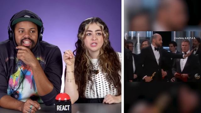 Adults Guess Iconic Pop Culture Moments From The Props! | Pop Culture Challenge смотреть онлайн