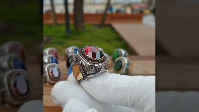 Перстень броский мужской из натурального настоящего серебра с красивым красным камнем смотреть онлайн