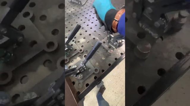 Механический прижим. Оснастка для сварочного стола. смотреть онлайн