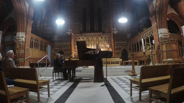 Poulenc: Cantilena from Sonata for flute & piano ~ Emma Halnan & Daniel King Smith смотреть онлайн