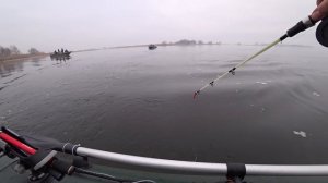 СУДАК НА УБОЙНЫЙ БАЛАНСИР С ЛОДКИ В ОТВЕС