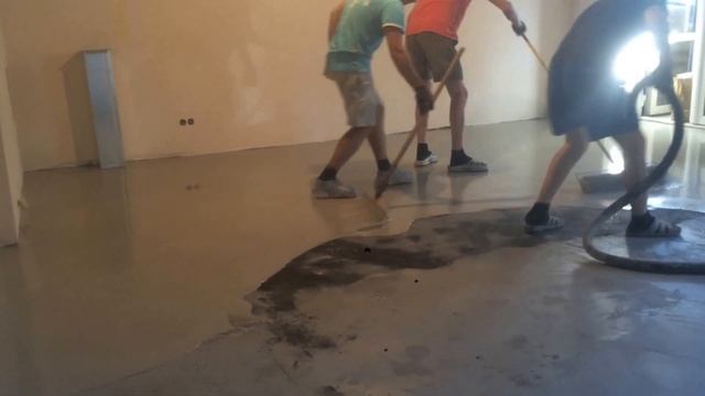 наливной пол машинным способом Thomsit DG на стяжку 300м2 за 4 часа