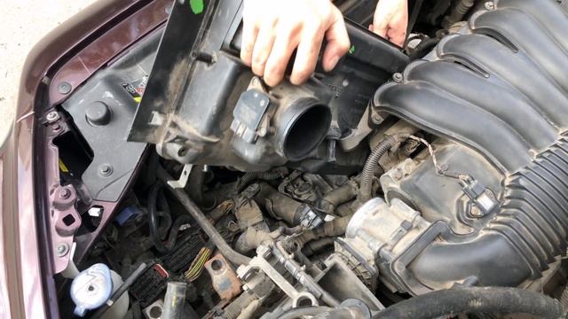 монтаж / демонтаж корпуса воздушного фильтра volvo s40 2 (2.4) смотреть онлайн