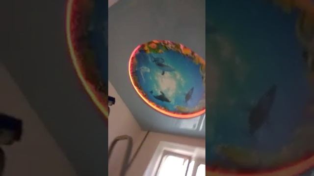 Двухуровневый натяжной потолок с фотопечатью, океан смотреть онлайн