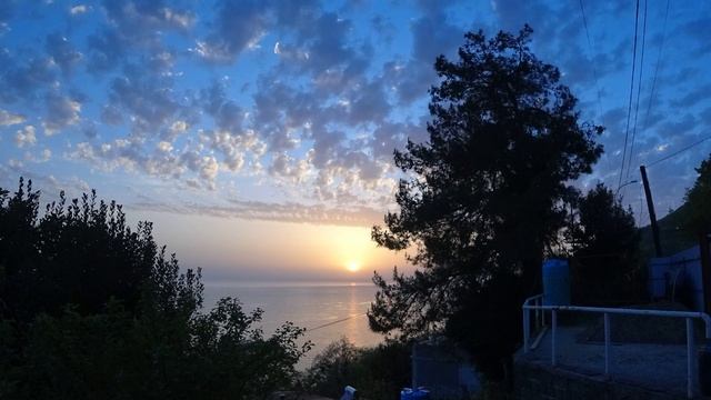 таймлапс на берегу моря - закат , облака, сочи лазаревское чёрное море.mp4 смотреть онлайн