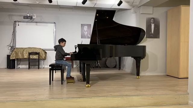 Тагиев Руслан, 1 класс - С. Майкапар "Мотылёк" смотреть онлайн