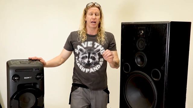 DIY Raccoon Eviction DiscoTech-nique Local Tarzan Chase Cavalera-Wildlife смотреть онлайн