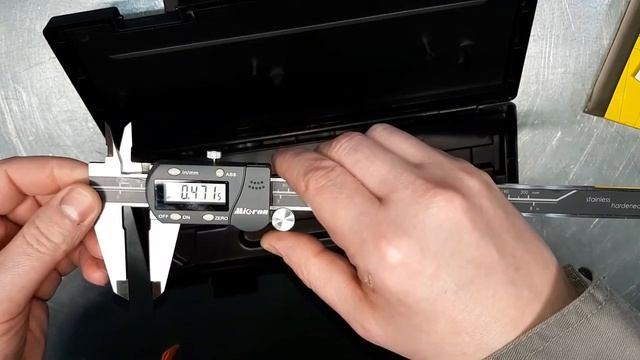 Цифровой штангенциркуль Micron