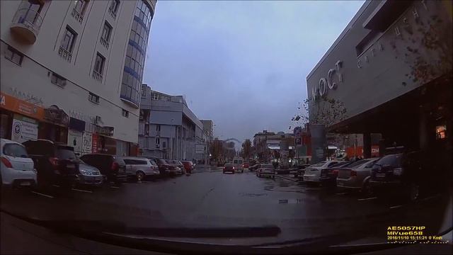 Как уж на сковородке: скользкий тип на Дэу снуёт по ул. Глинки (Днепр) смотреть онлайн