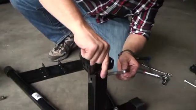 How to use ALPHA MOTO Motorcycle Adjustable Wheel Chock Choke Stand Cradle Fits Wheel Size 16"-21" смотреть онлайн