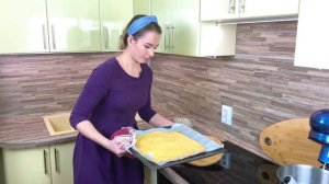 Закусочный рулет с крабовыми палочками и творожным сыром