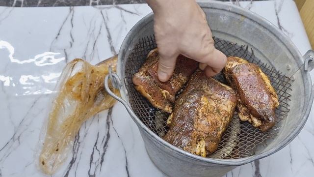 Домашняя мини коптильня горячего копчения своими руками, за 4 минуты из подручных материалов смотреть онлайн