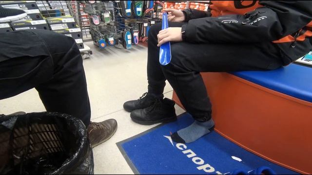Посетили СПОРТМАСТЕР, приобрели футболки и шорты DEMIX, кроссы