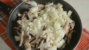 Капуста квашеная тушеная с грибами — видео рецепт