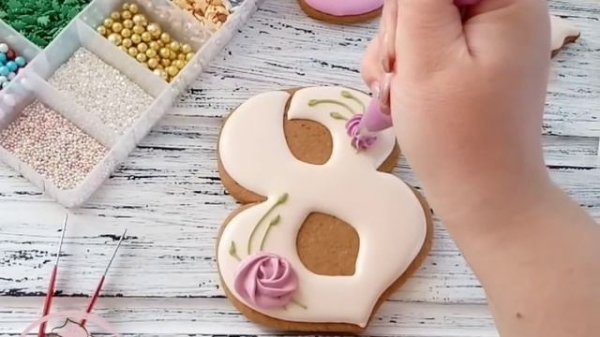 ИМБИРНЫЕ ПРЯНИКИ. Роспись пряников к 8 марта