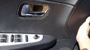 chery  bonus замена дверной ручки. Снятие обшивки. Замена лампы открытой двери.