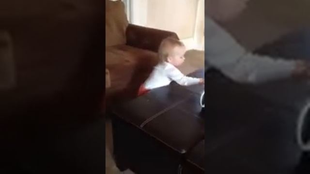 Julia ~ Wiggle Wiggle Wiggle