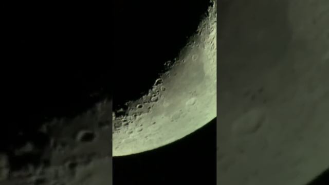 Moon using Celestron DX 130 telescope смотреть онлайн