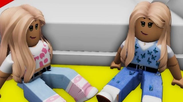 TWIN Sisters HATED Little Sister! (Roblox) смотреть онлайн