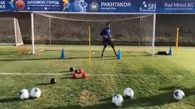 Вратарские тренировки Goalkeepers training смотреть онлайн