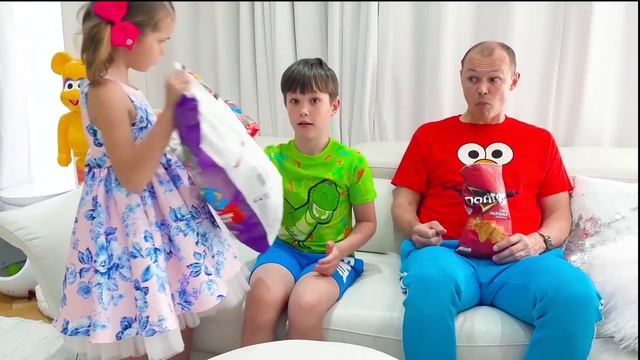 Катя и Макс как маленькие