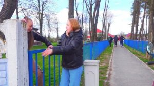 ПОБЕГ АЛИСЫ И КАПЫ ОТ БЕШЕННЫХ ДРУЗЕЙ!