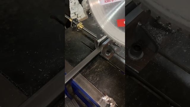 Маятниковая пила с твердосплавным пильным диском. смотреть онлайн