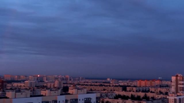 Красная радуга в небе над Санкт-Петербургом смотреть онлайн