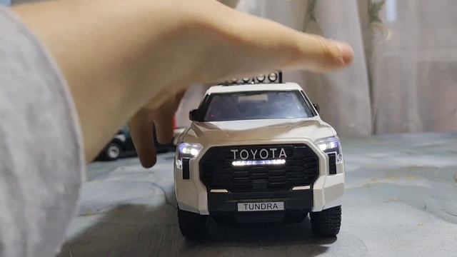 Toyota Tundra 1/24 model car смотреть онлайн