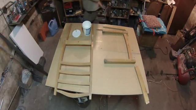 Как склеить деревянный стул. смотреть онлайн