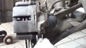 Замена тормозных дисков и колодок на Renault Logan