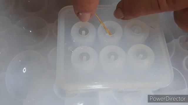 Работа с эпоксидной смолой. Кулон под опал. Ролик 91. 4 сен 2020.