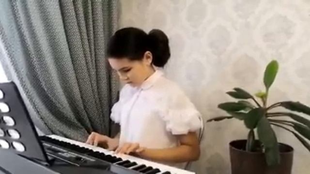 Этюд. Солнечный свет. К. Гурлитт. #этюд #фортепиано #ноты #музыка #music #sketch #piano #pianist смотреть онлайн