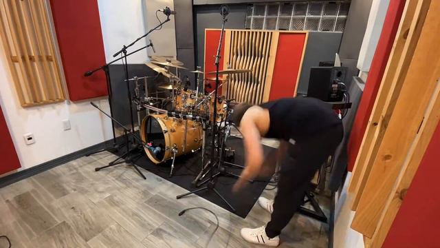 New DW Performance Series Drum Kit Studio Set Up Time Lapse - Horacio Paris смотреть онлайн