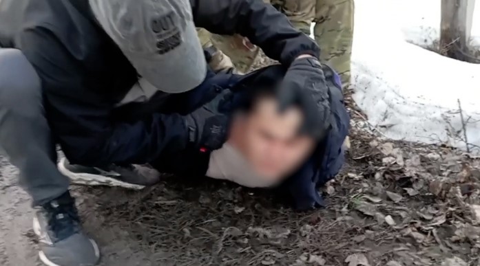 Кадры задержания пособников теракта в "Крокус Сити Холле" смотреть онлайн