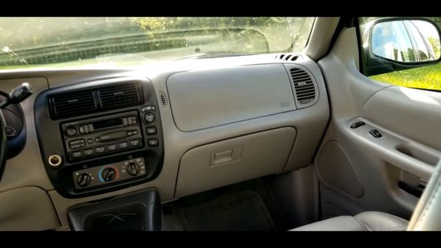 1997 Ford Explorer V8 XLT Start Up, Walk Around, And MORE! смотреть онлайн