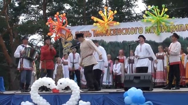 Нюксенские Мужские традиционные частушки под гармонь. смотреть онлайн