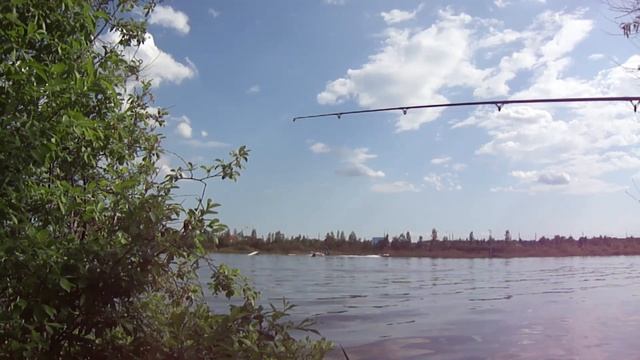 Рыбалка на озере Медвежье на карася. Отличный клёв!!! Fishing in Siberia on lake Medvezhye смотреть онлайн
